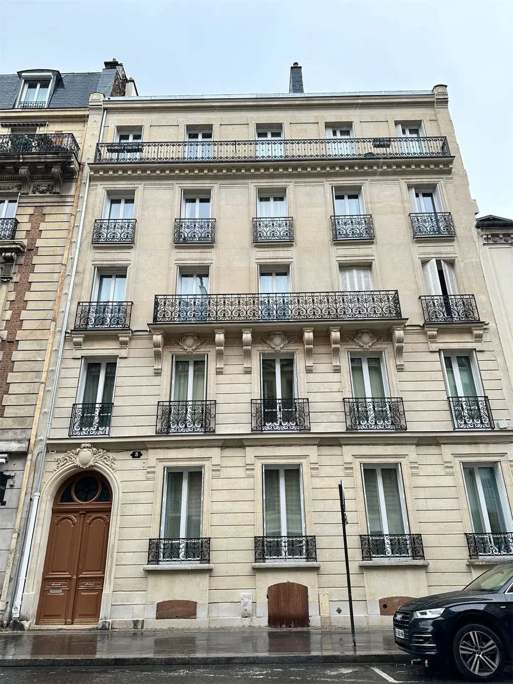 Immeuble haussmannien, portes cochères — Paris 16e, Passy