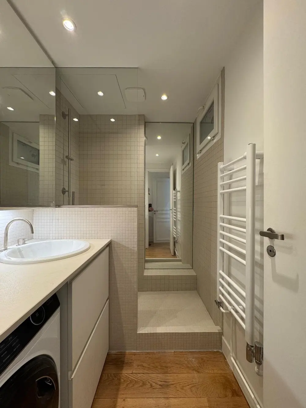 Salle d’eau — Rue Saint-Dominique, 7e